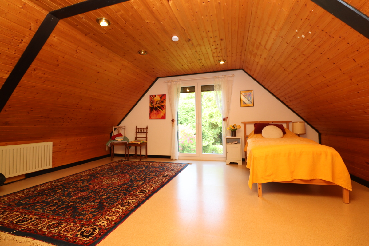Schlafzimmer 1