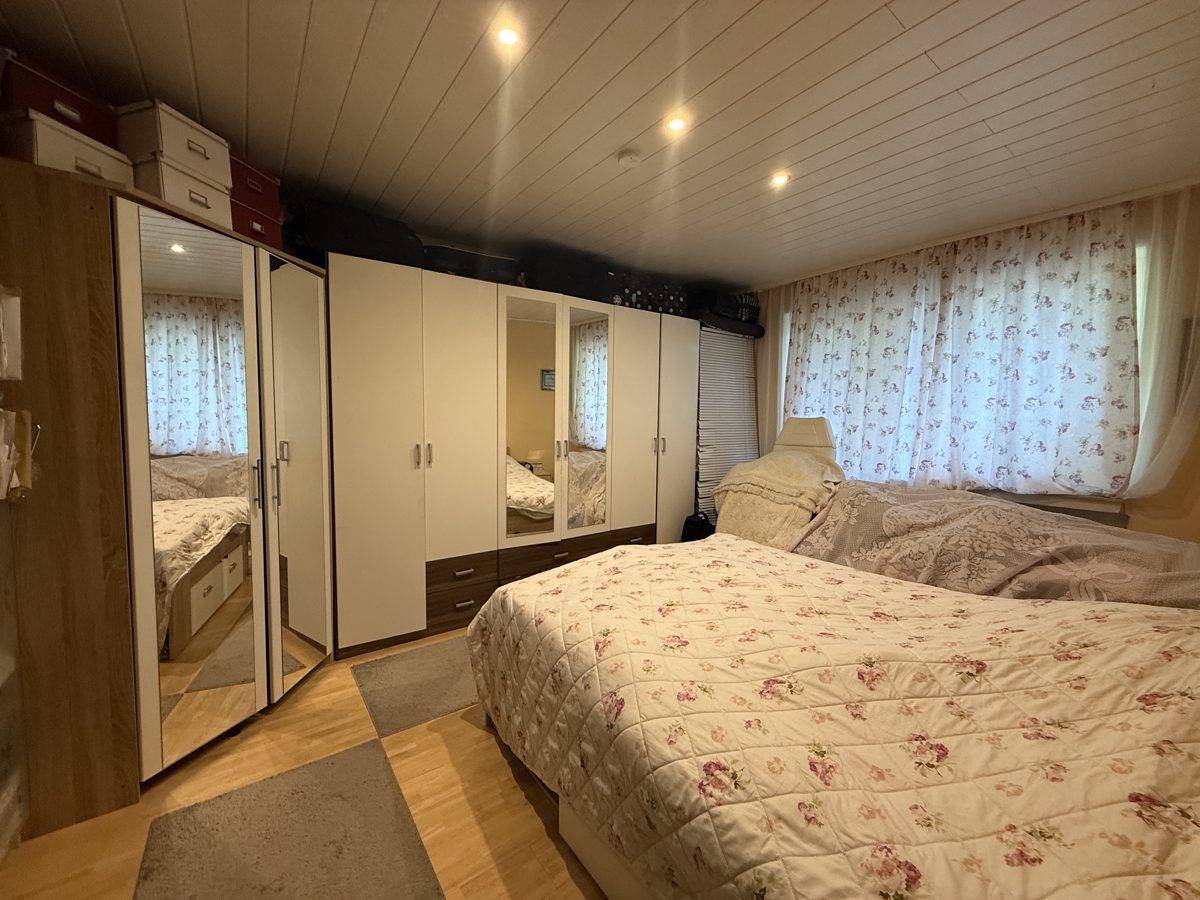 Schlafzimmer 3