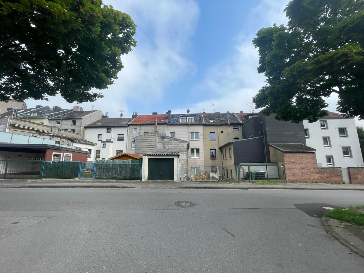 Garage Straßenansicht