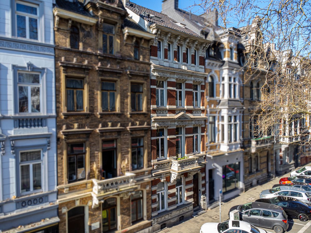 Immobilienangebot - Aachen / Mitte - Alle - Aufwendig saniertes Denkmal-Mehrfamilienhaus – Ein Stück Aachener Geschichte