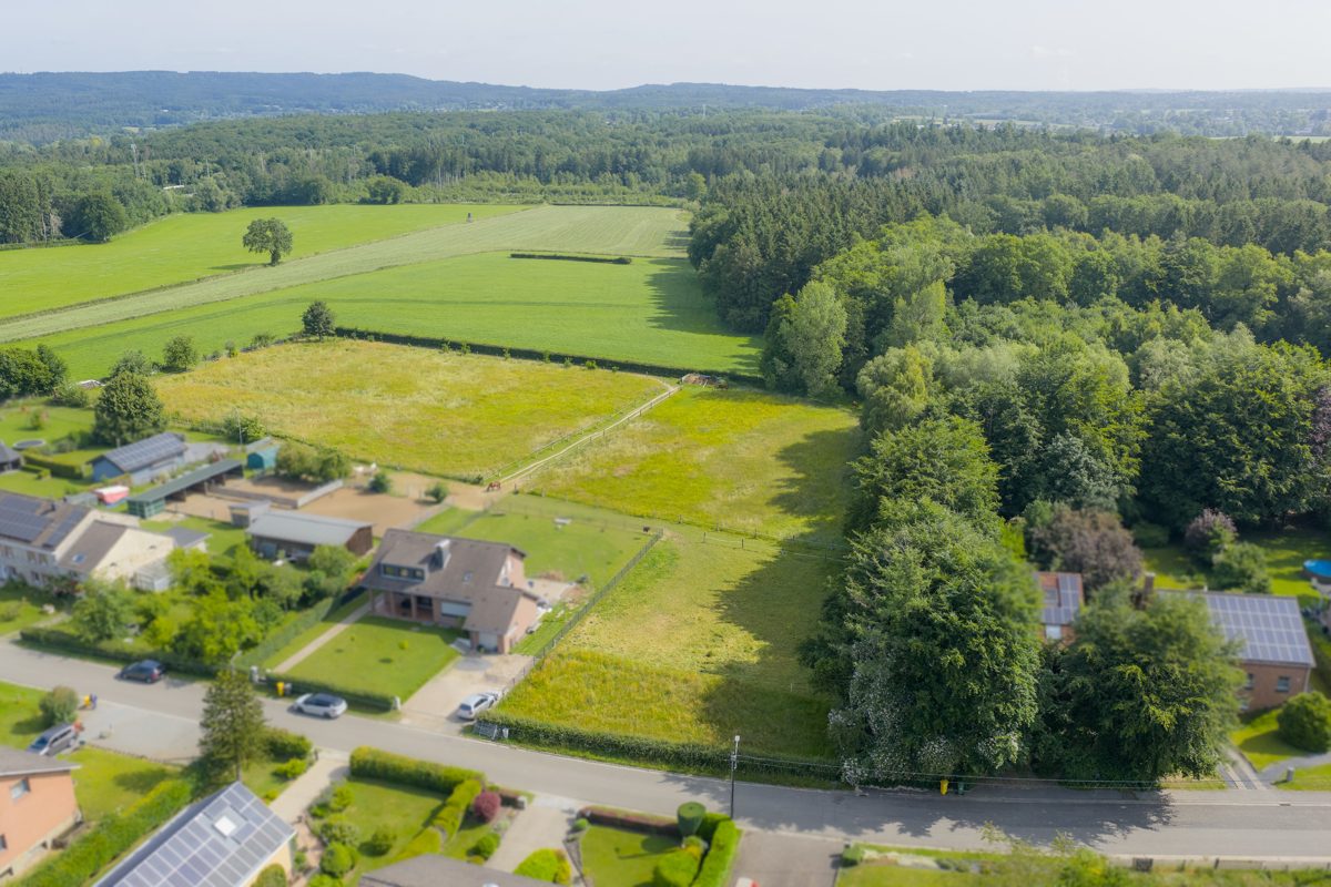 Immobilienangebot - Walhorn - Grundstücke - Großzügiges Grundstück in Walhorn mit attraktivem Ausblick zu verkaufen