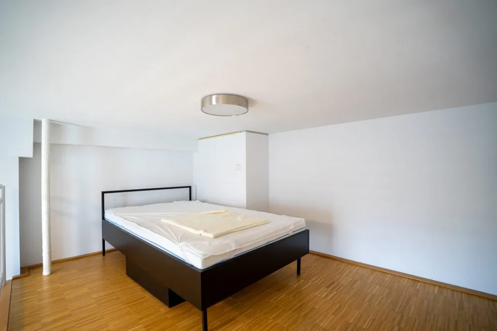 Immobilienangebot - Aachen / Laurensberg - Alle - Charmantes Apartment mit Schlafgalerie – möbliert und bezugsfertig