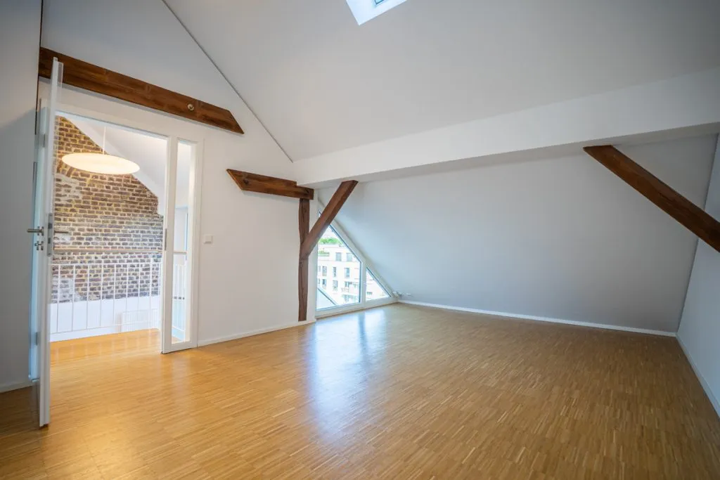 Immobilienangebot - Aachen / Laurensberg - Alle - Exklusives, saniertes Penthouse mit großer Dachterrasse und Einbauküche