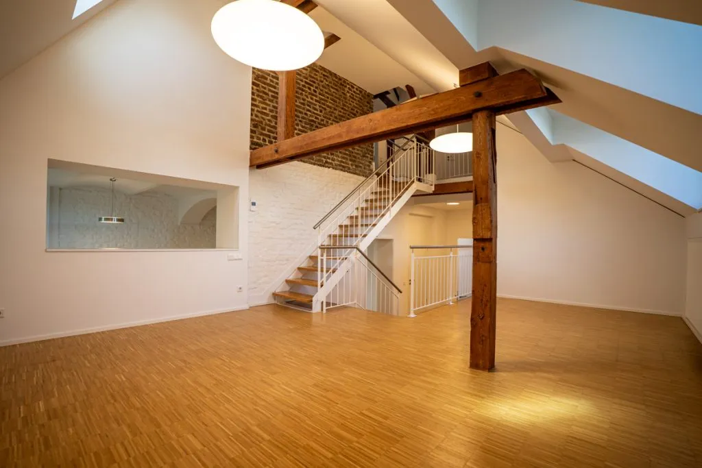 Immobilienangebot - Aachen / Laurensberg - Alle - Exklusives, saniertes Penthouse mit Wintergarten und Einbauküche
