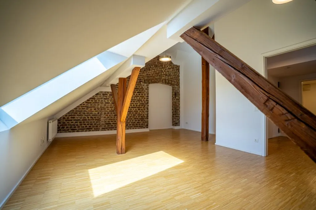 Immobilienangebot - Aachen / Laurensberg - Alle - Exklusives, saniertes Penthouse mit Wintergarten und Einbauküche