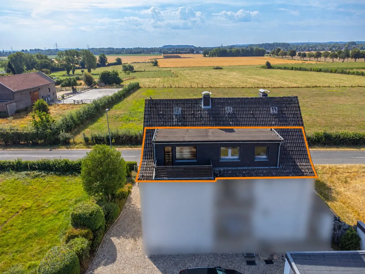 Außenansicht 2 Immobilienangebot - Aachen - Alle - Großzügige Dachgeschosswohnung mit Balkon und Weitblick ins Grüne