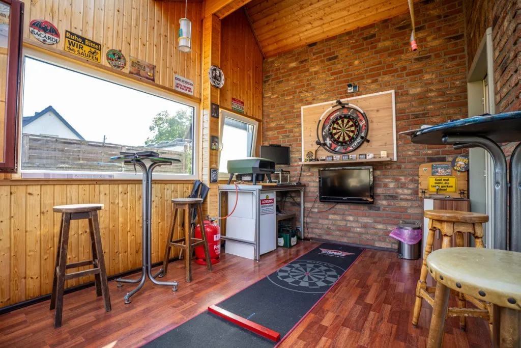 Immobilienangebot - Übach-Palenberg - Alle - Großzügiges Zweifamilienhaus mit Einliegerwohnung und weitläufigem Garten
