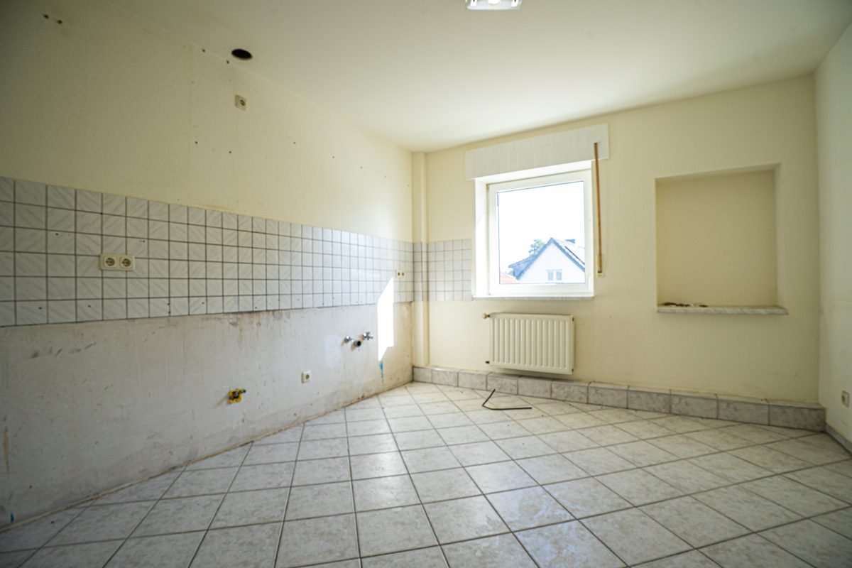 Küche (OG) Immobilienangebot - Übach-Palenberg - Alle - Großzügiges Zweifamilienhaus mit Einliegerwohnung und weitläufigem Garten