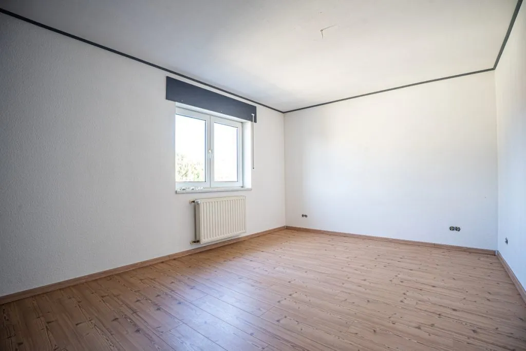 Immobilienangebot - Übach-Palenberg - Alle - Großzügiges Zweifamilienhaus mit Einliegerwohnung und weitläufigem Garten