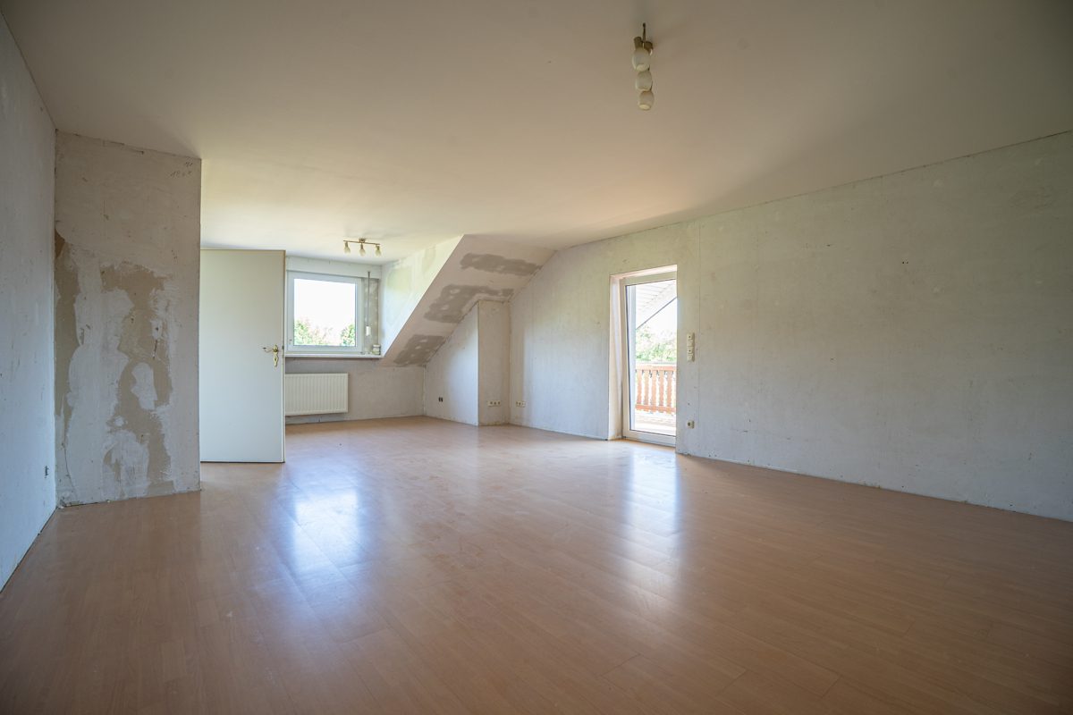 Wohnzimmer (OG) Immobilienangebot - Übach-Palenberg - Alle - Großzügiges Zweifamilienhaus mit Einliegerwohnung und weitläufigem Garten