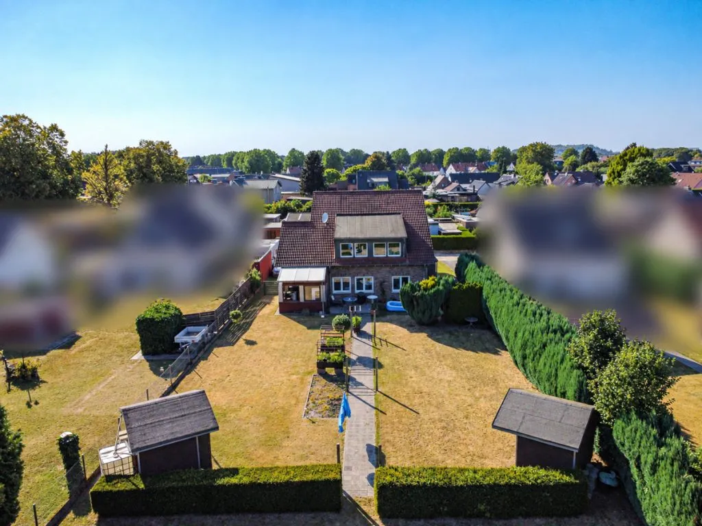 Immobilienangebot - Übach-Palenberg - Alle - Großzügiges Zweifamilienhaus mit Einliegerwohnung und weitläufigem Garten