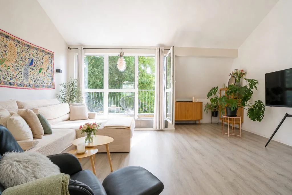 Immobilienangebot - Eschweiler - Alle - Renditestarke Dachgeschosswohnung mit Balkon & Stellplatz – 5,2 % Bruttorendite