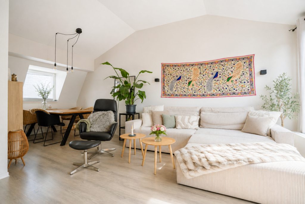 Immobilienangebot - Eschweiler - Alle - Renditestarke Dachgeschosswohnung mit Balkon & Stellplatz – 5,2 % Bruttorendite