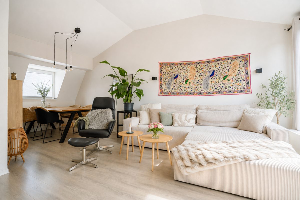Immobilienangebot - Eschweiler - Alle - Renditestarke Dachgeschosswohnung mit Balkon & Stellplatz – 5,2 % Bruttorendite