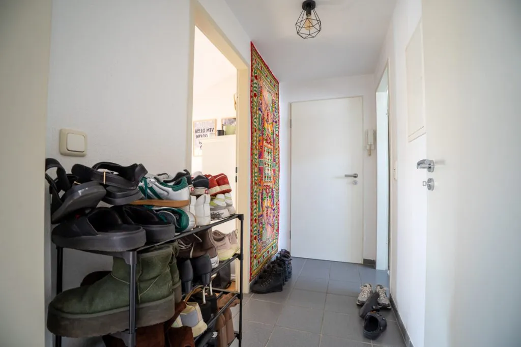 Immobilienangebot - Eschweiler - Alle - Renditestarke Dachgeschosswohnung mit Balkon & Stellplatz – 5,2 % Bruttorendite