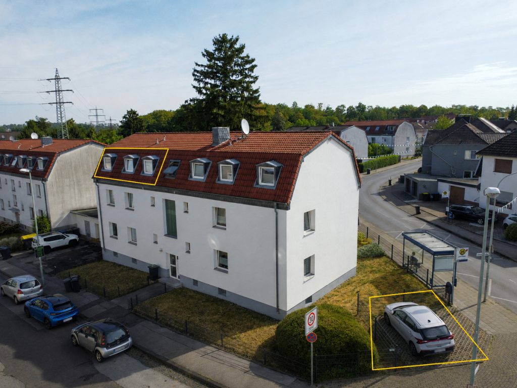 Immobilienangebot - Eschweiler - Alle - Renditestarke Dachgeschosswohnung mit Balkon & Stellplatz – 5,2 % Bruttorendite