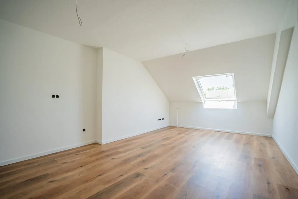 Immobilienangebot - Aachen / Forst - Alle - Moderne Dachgeschosswohnung – bezugsfertig und hochwertig saniert