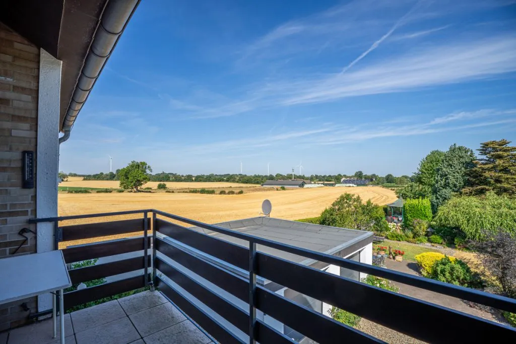 Immobilienangebot - Aachen - Alle - Großzügige 3-Zimmer-Wohnung mit zwei Balkonen und eigenem Garten
