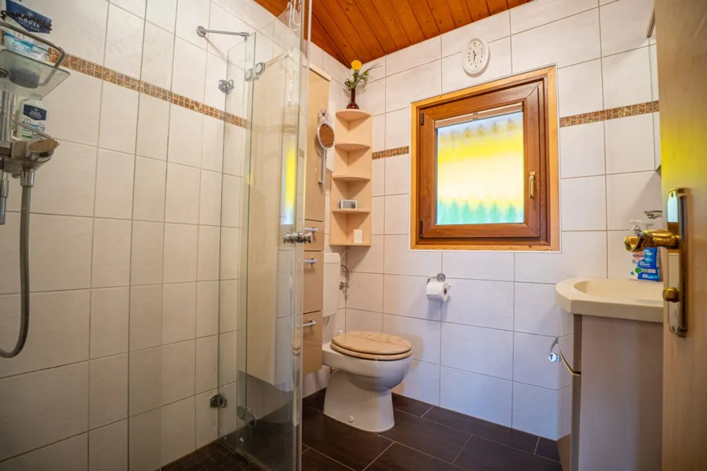Immobilienangebot - Simmerath - Alle - Naturnahes Wohnen in Simmerath – freistehendes Blockhaus mit Sauna und großem Garten
