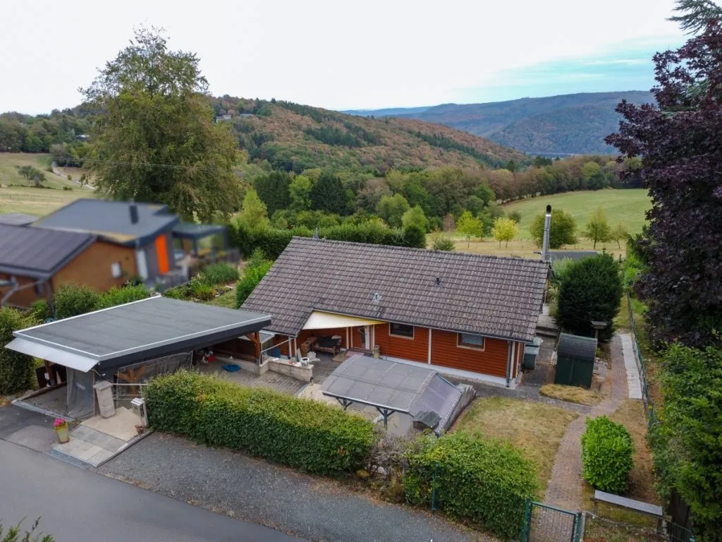 Immobilienangebot - Simmerath - Alle - Naturnahes Wohnen in Simmerath – freistehendes Blockhaus mit Sauna und großem Garten