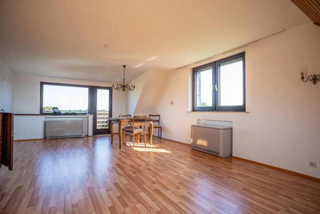 Immobilienangebot - Aachen - Alle - Wohnen mit Weitblick – großzügige Dachgeschosswohnung mit Balkon