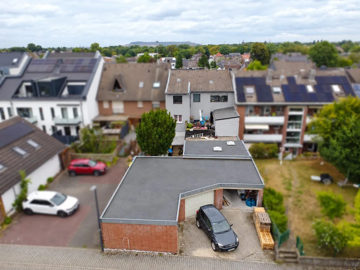 Hinteransicht Immobilienangebot - Baesweiler - Alle - Attraktives Wohn- und Geschäftshaus mit 6,15 % Bruttorendite in Baesweiler