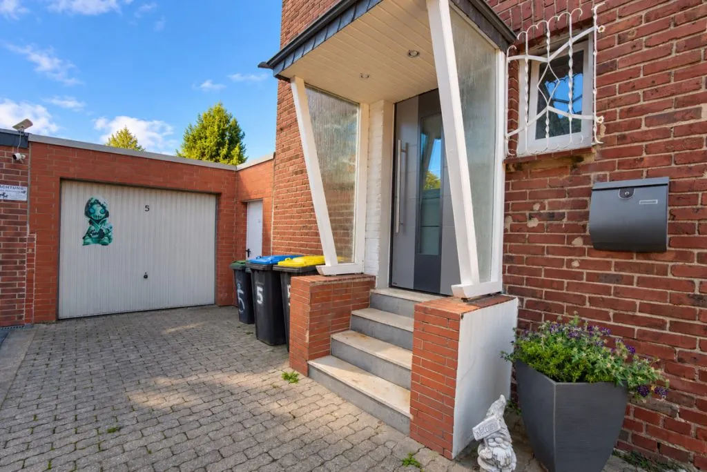 Immobilienangebot - Alsdorf - Alle - Viel Platz für die Familie – Doppelhaushälfte mit Garten und Garage