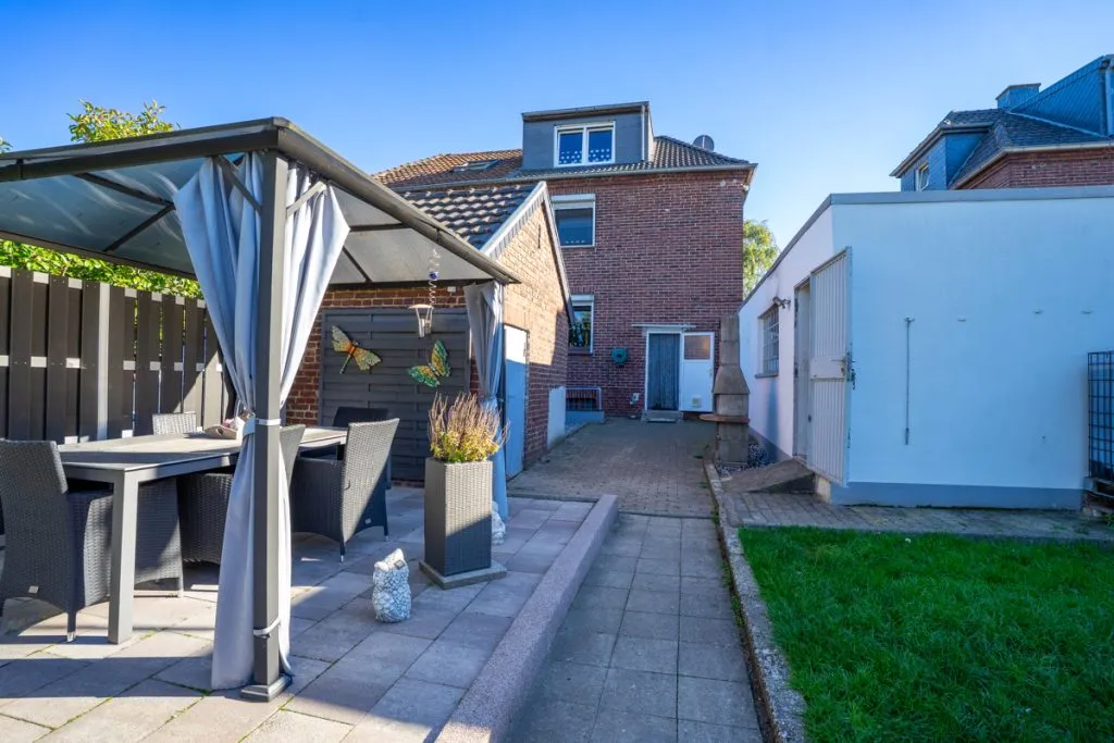 Immobilienangebot - Alsdorf - Alle - Viel Platz für die Familie – Doppelhaushälfte mit Garten und Garage
