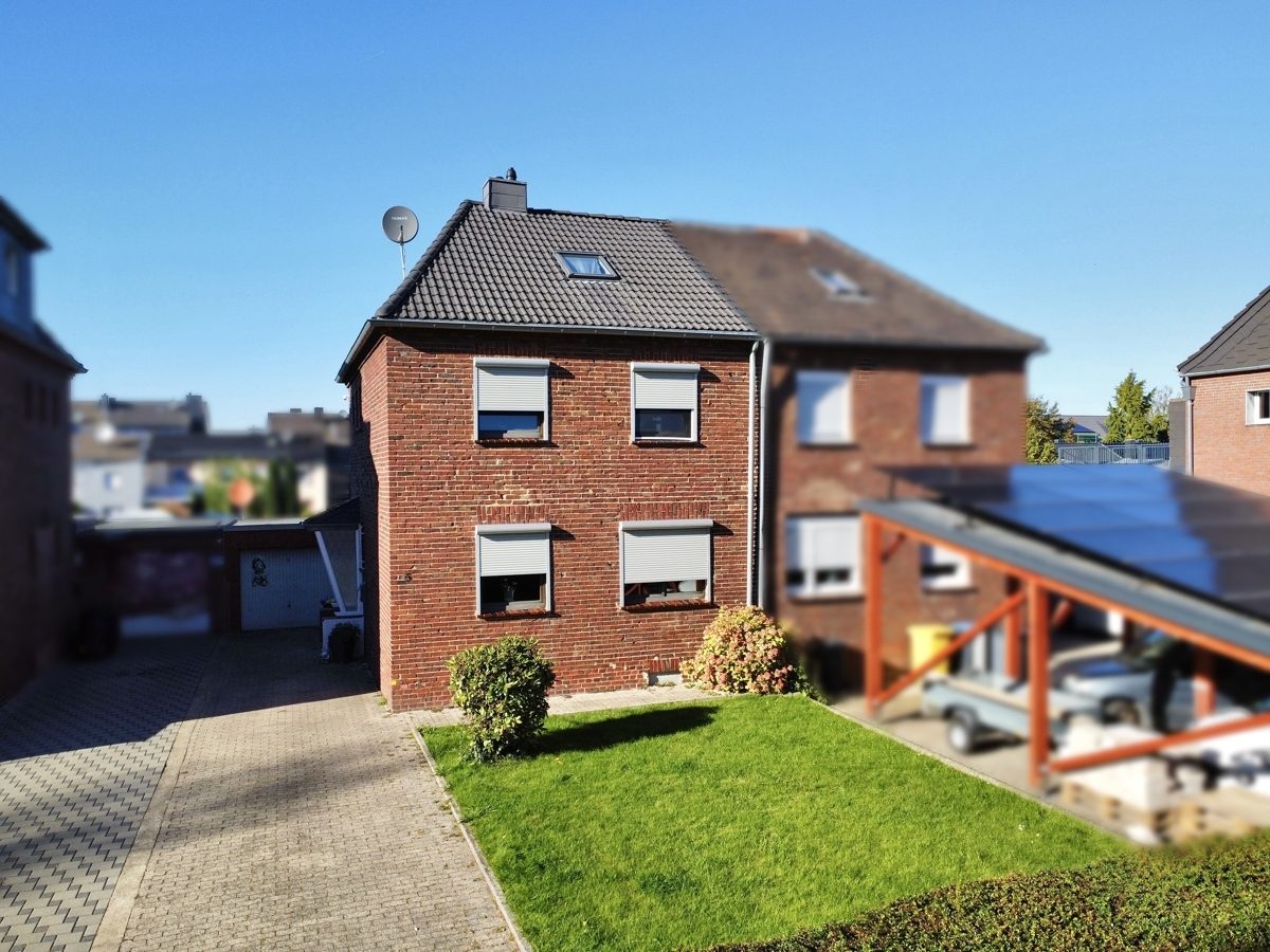 Immobilienangebot - Alsdorf - Alle - Viel Platz für die Familie – Doppelhaushälfte mit Garten und Garage