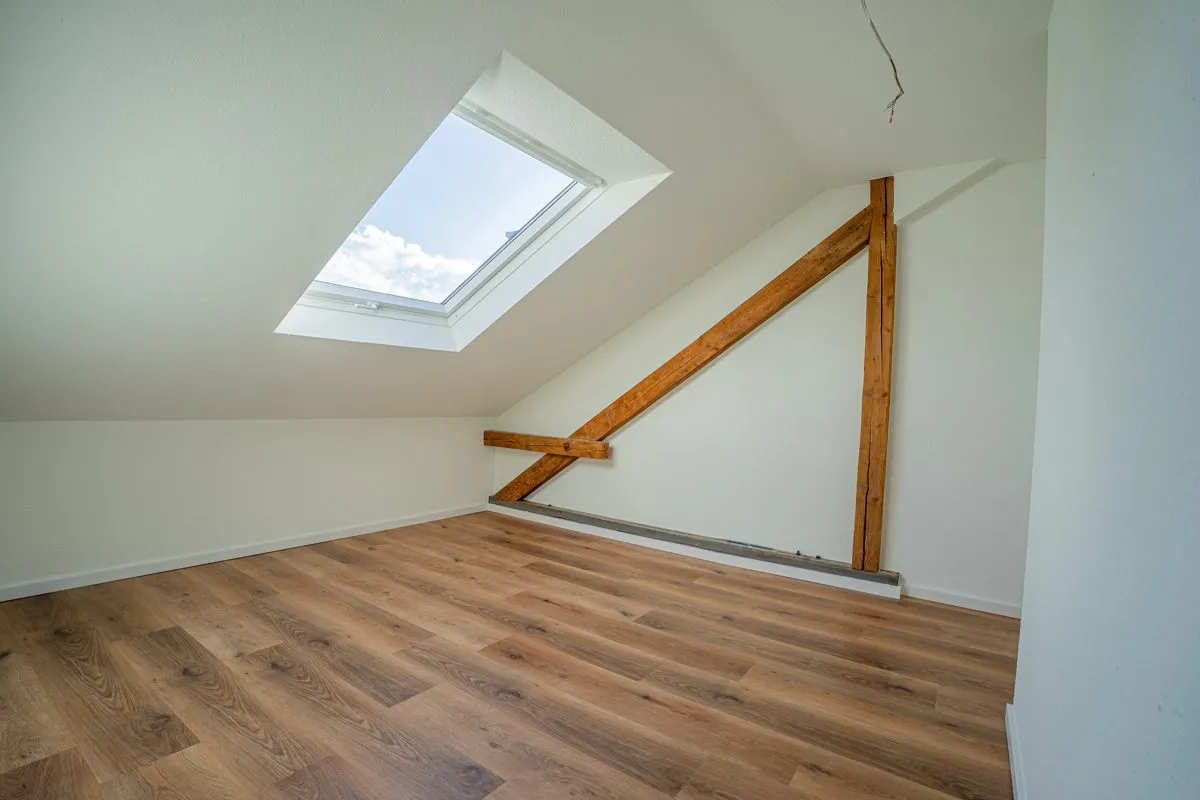 Schlafzimmer Immobilienangebot - Aachen - Alle - Helle 2-Zimmer-Wohnung im Dachgeschoss – Ideal zur Eigennutzung oder Kapitalanlage
